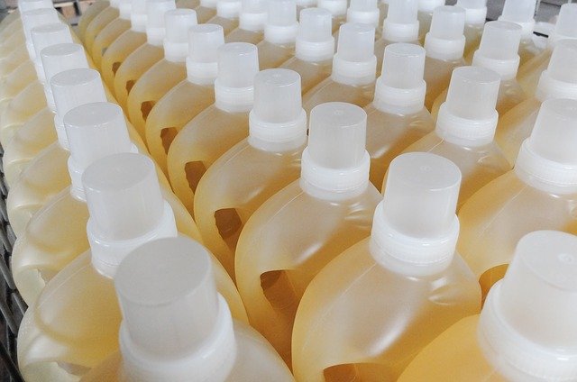 botellas de detergente para menor consumo de agua por lavadora