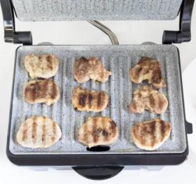Cecotec 003023 - Parrilla Eléctrica Rock’Ngrill 1000 W 3023 Asa tacto frío