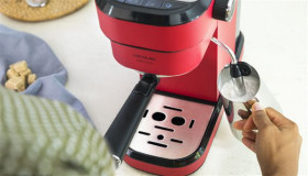 Cecotec 01583 - Cafetera espresso CAFELIZZIA 790 SHINY en color rojo