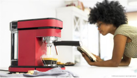 Cecotec 01583 - Cafetera espresso CAFELIZZIA 790 SHINY en color rojo