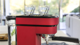 Cecotec 01583 - Cafetera espresso CAFELIZZIA 790 SHINY en color rojo