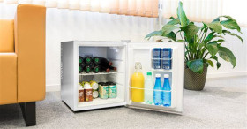 Cecotec 02308 - Mini frigorífico GrandCooler 10000 Silent White