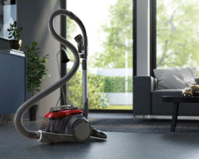 Aeg LX93CR - Aspirador sin Bolsa 650W Filtr Permanente Color Rojo