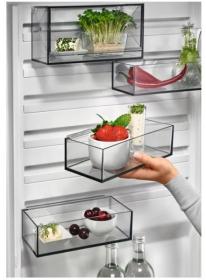 Aeg RCB632E5MX - Frigorífico Combi NoFrost 186x59,5cm A++ Inox