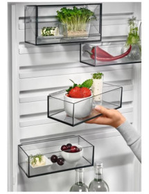 Aeg RCB632E4MX - Frigorífico Combi 186x59,5cm A++ Inox Antihuellas