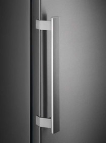 Electrolux LUT7ME28X2 - Congelador Vertical NoFrost 186x59.5cm A++ Inox