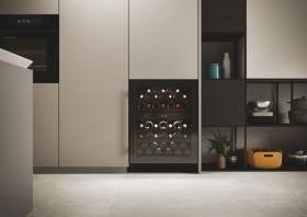 Haier HAKWBD 60 - Vinoteca 44 Botellas 2 Zonas Clase F Iluminación LED