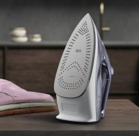Aeg SI6-1-2MN- Plancha de Vapor 2400W Delicate 6000 Suela Cerámica