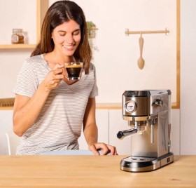 Solac Taste Slim Pro - Cafetera Espresso 20 Bares con Vaporizador Acero  Inox · Comprar ELECTRODOMÉSTICOS BARATOS en lacasadelelectrodomestico.com