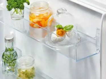 Electrolux 460024475 250131ellc eng8mc18s cs zoom