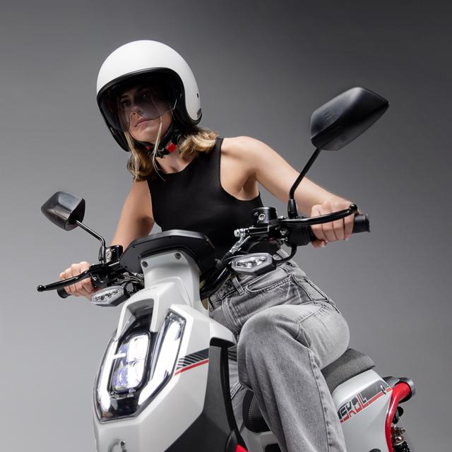 Cecotec skull blancorojo 7vt3qn 3