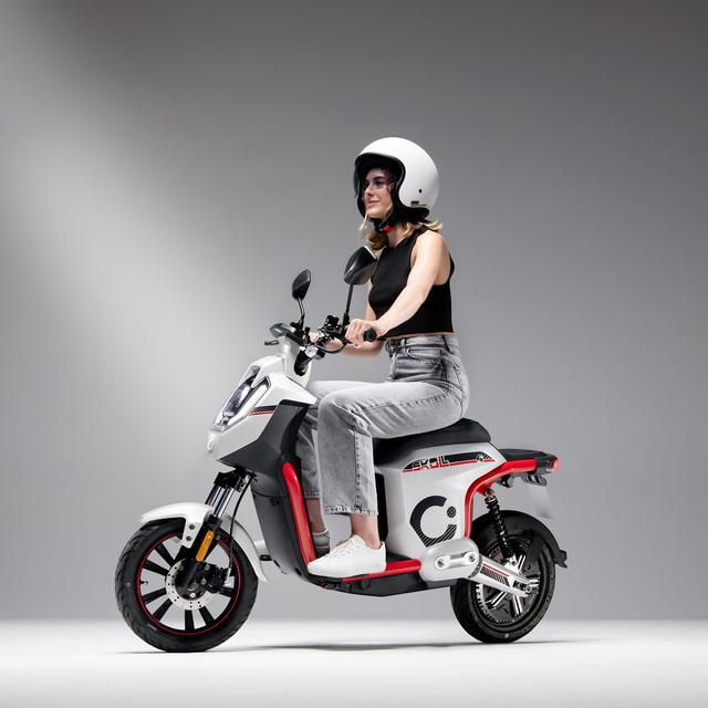 Cecotec skull blancorojo s4vjsc 9